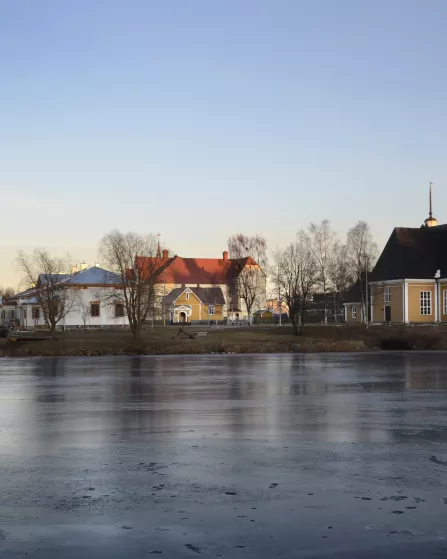 Nkby kyrka klarhimmel